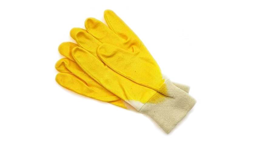 Textile gloves coated with nitrile