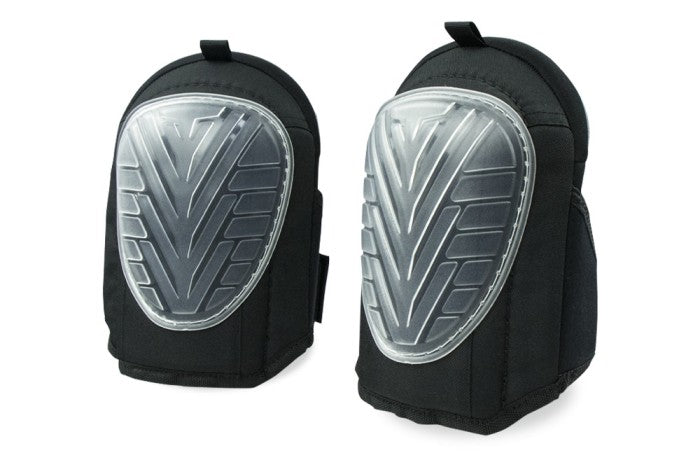 The knee pads are inserted into the knee pockets of the trousers
