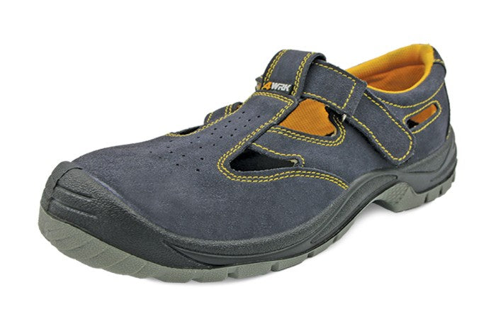 Sandals made of natural leather